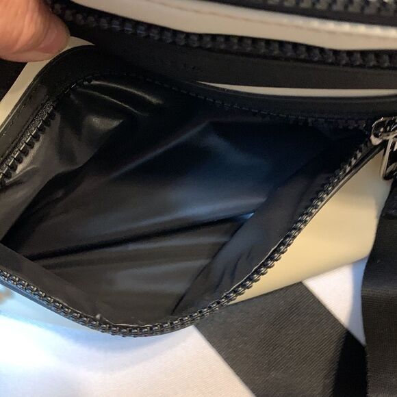 Athleta Neoprene white/black belt bag NWOT never carried - Picture 5 of 7